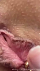 How about i show you what happened here biglabia squirt wet pierced