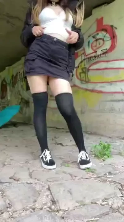 I filmed this on the same day kinksterbunny and i filmed our outdoors 