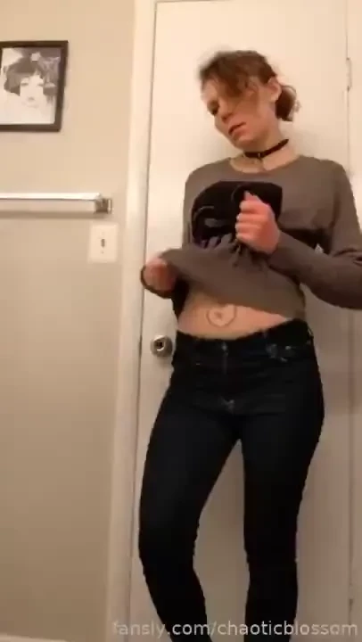 Pop fyp milf mommy dress sexy slut reveal nerd 