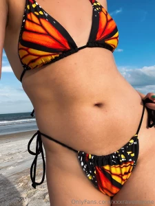Slip off this bikini for me