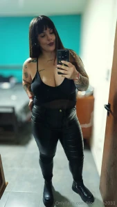 Do you like what you see because i love when you look at me like that