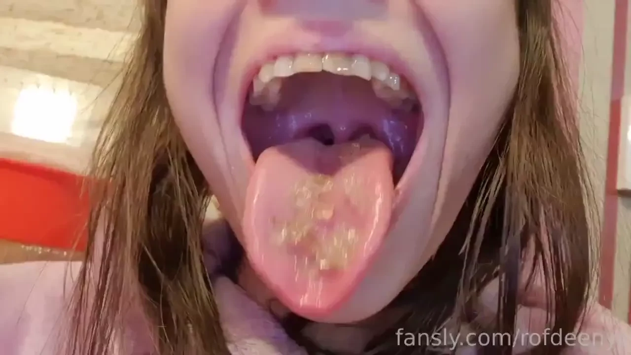 Chewing fyp rofdeenyt sexy fetish tongue longtongue bigtongue 