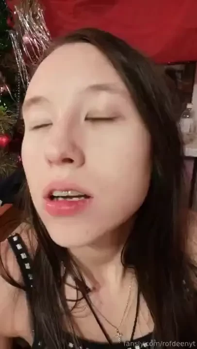Nyam nyam chew fyp rofdeenyt sexy fetish tongue longtongue bigtongue 