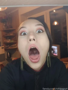 Hello p fyp rofdeenyt sexy fetish girl girlfriend tongue longtongue part 1