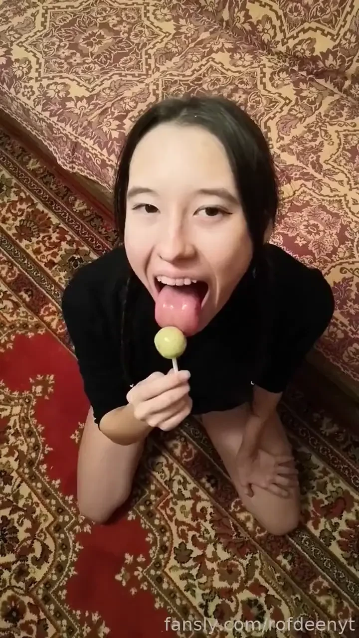 Finished customs 1 min - sucking lolipop fyp rofdeenyt sexy fetish 