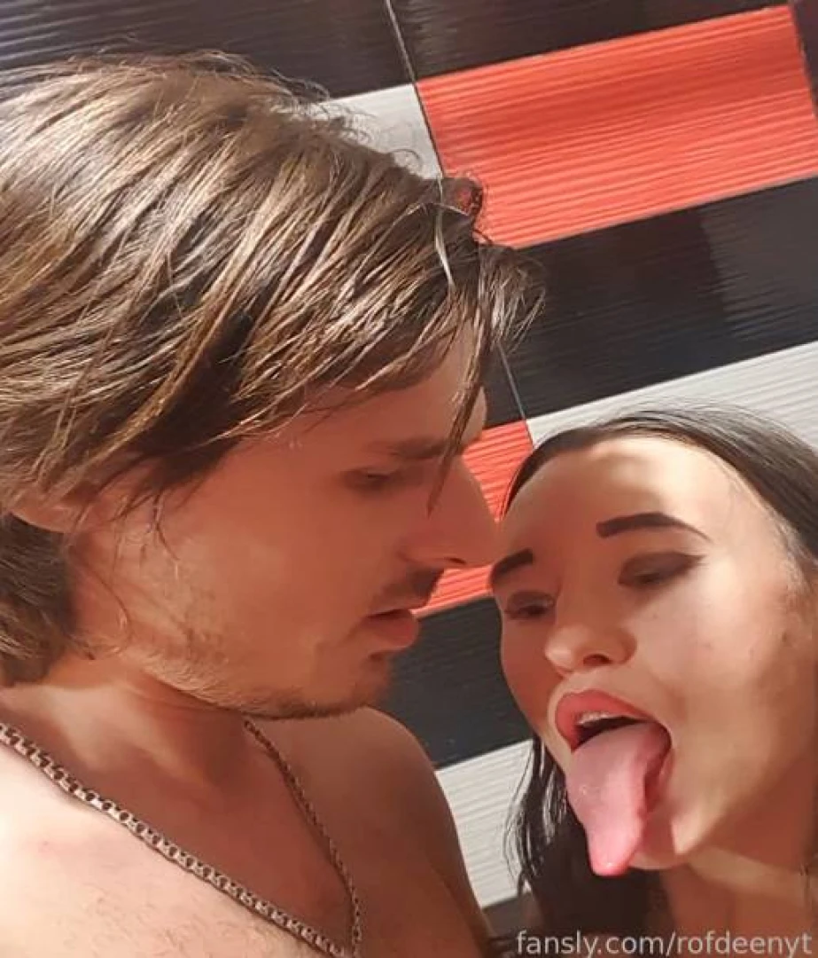 Sweet sucking long tongue fyp rofdeenyt sexy fetish girl girlfriend 