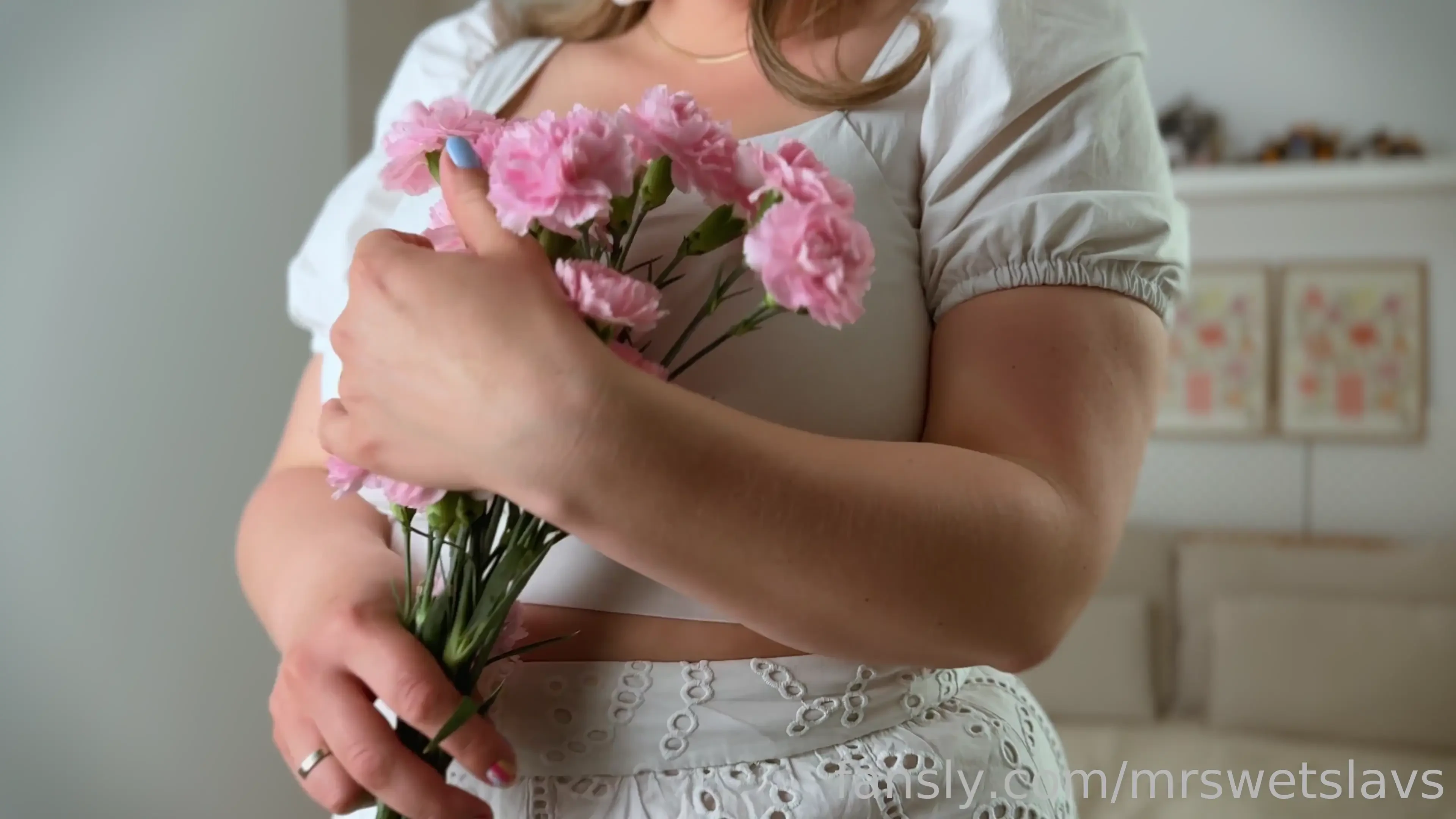 Elegant milf loves getting flowers fingering in a thong mature woman 