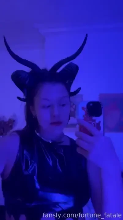 Attention all submissives the goddess requires her armpits to be 