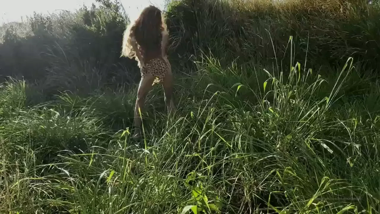 Wild woman part 8 gif here s a little taste of this hot mating dance 