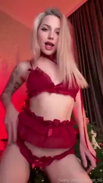 Who says christmas decorations can t be sexy i m not blocking your 