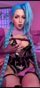 This suit is so tight i can t get out of it myself can you help me