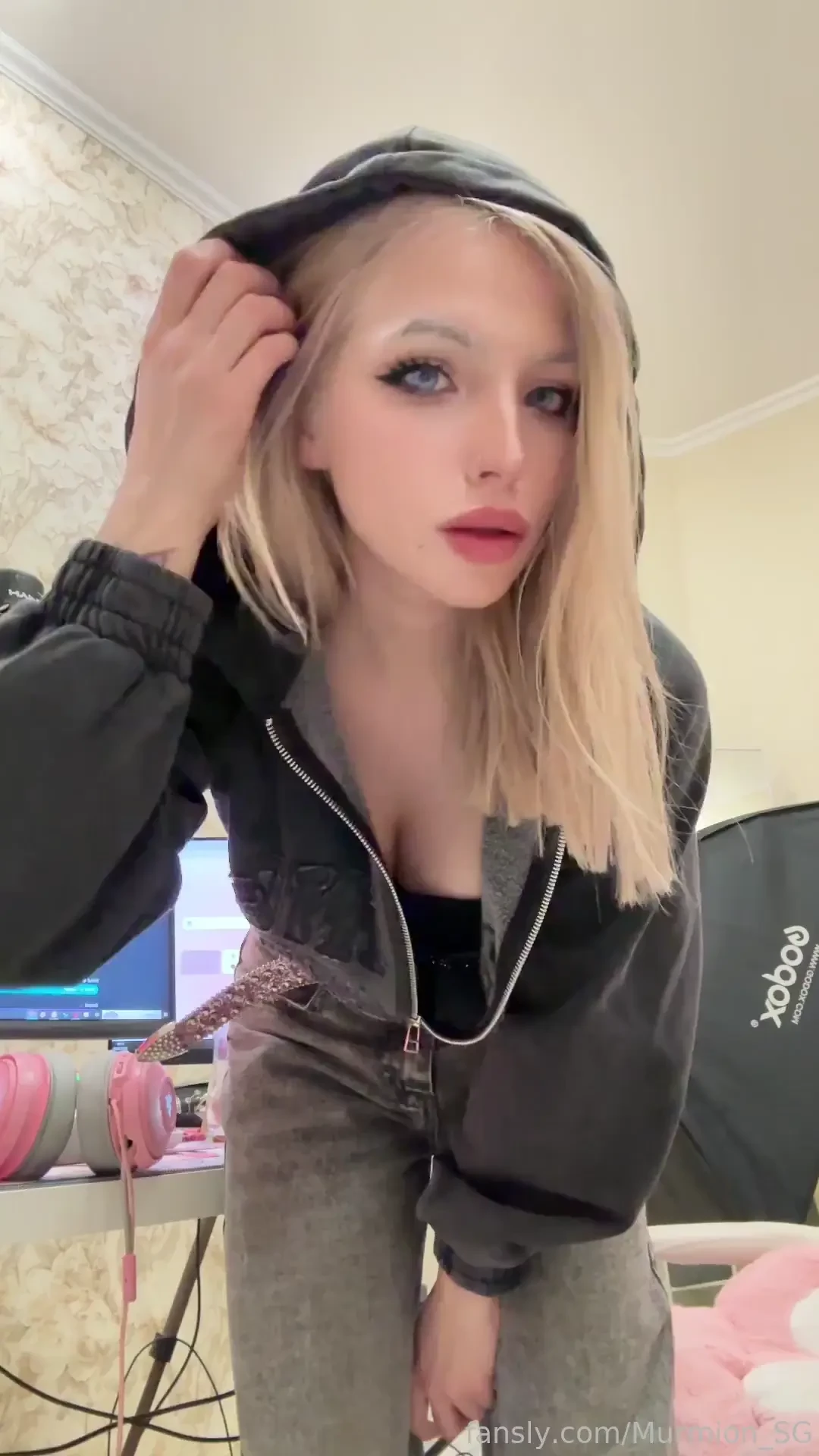 How many kisses do i deserve murmion_sg ______________ bigass ass 