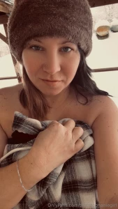 Who wants to see the uncovered version tip me snow titties