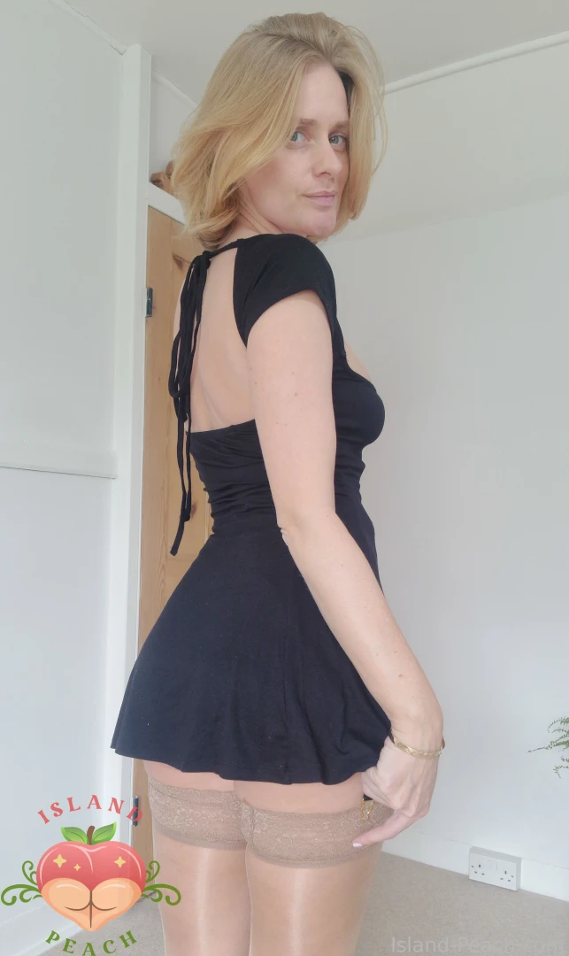 I m curious what s your favourite colour stockings i shared the black part 4 