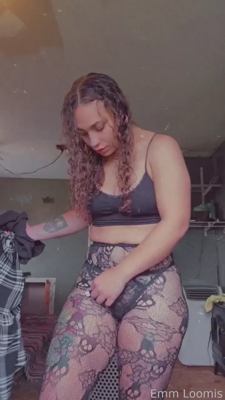 Id make a damn cute goth girl that s all i m saying slimthick 