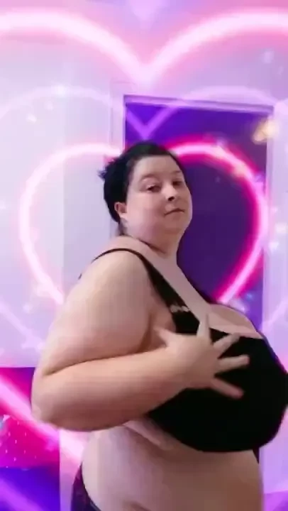 I look sooo tired but showing off the biggest bra i ve ever owned 42z 