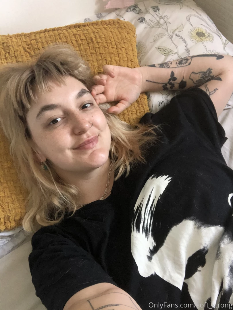 Hi everyone replying to messages later i m busy getting laid 