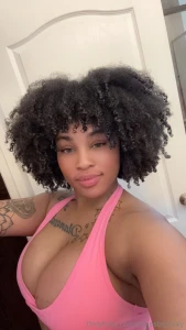 Like this if u wanna see me fuck my pussy with my natural hair