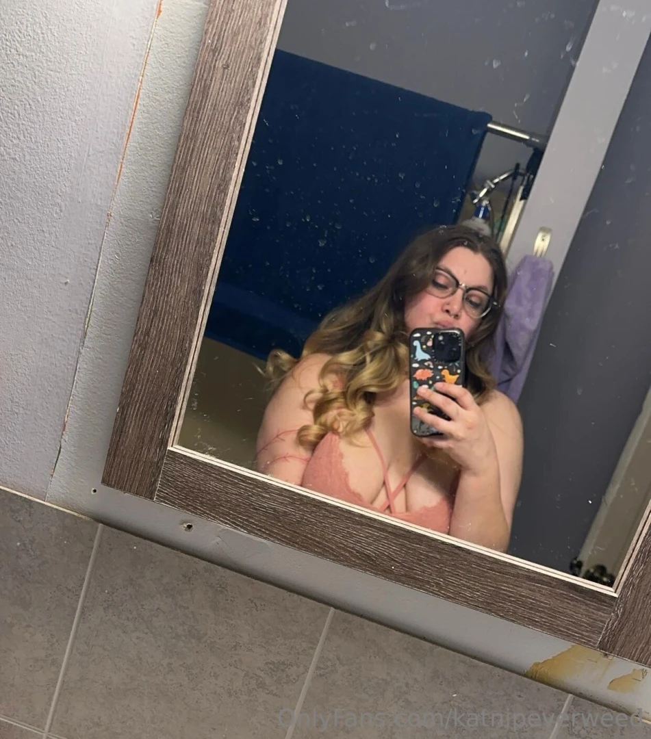 Spent 40 minutes on my hair amp makeup just to cum within minutes 