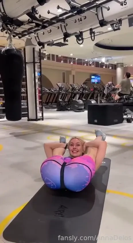 I have a little secret did you notice it fyp gym public booty buttplug 