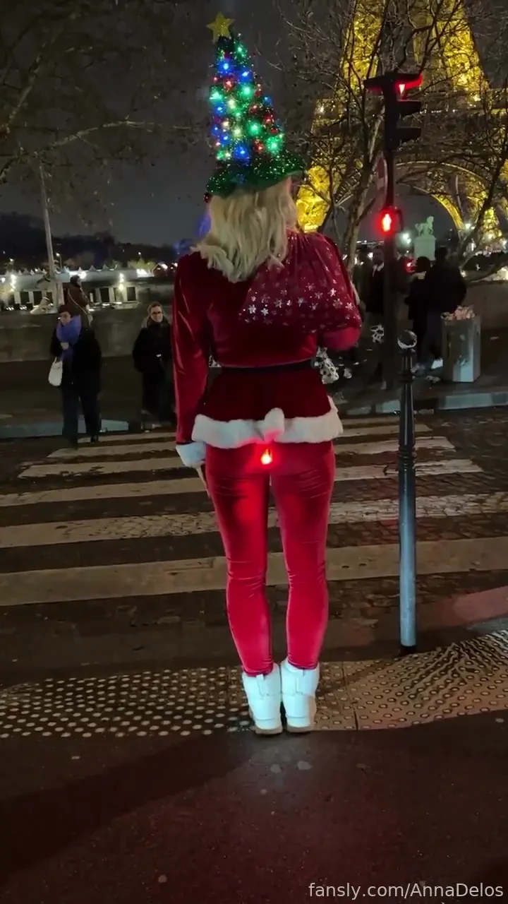 Anna is in paris fyp public milf trick buttplug heels booty asshole 