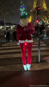 Anna is in paris fyp public milf trick buttplug heels booty asshole