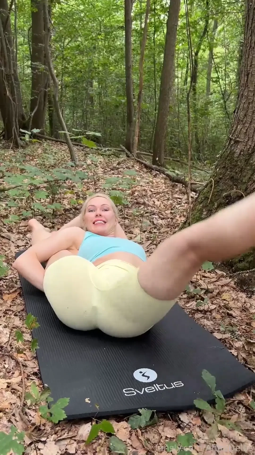 Come here i have a surprise for you fyp sexy public outside outdoors 