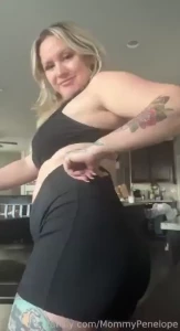 Just checking out my postpartum mombod covid is kicking my ass right