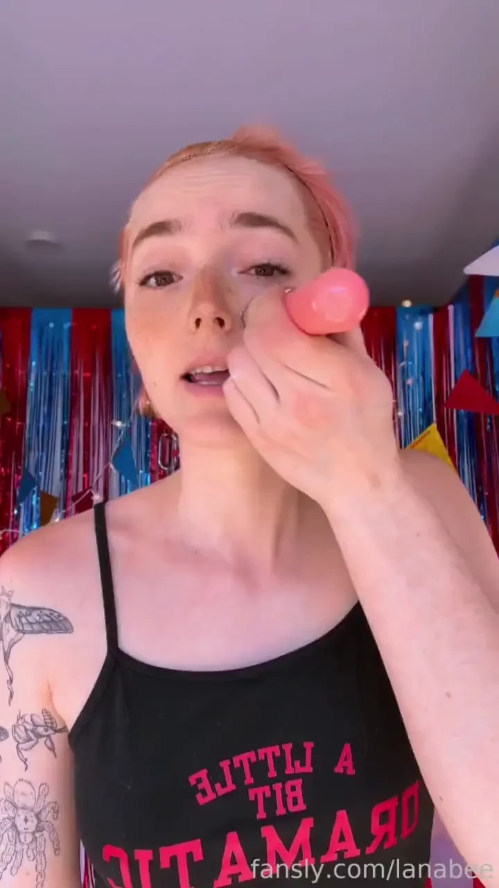 Do i make a cute clown would u fuck my tight clown pussy clussy lol 