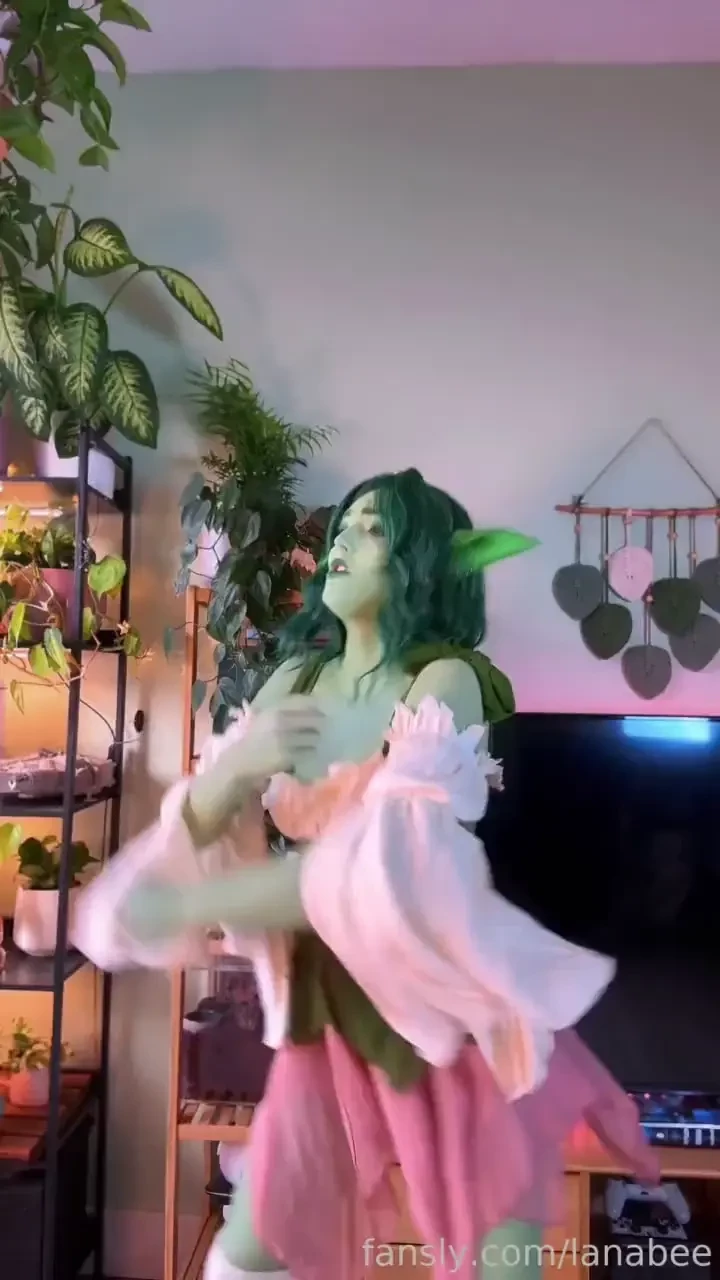 I wanna bounce on it lol petite smalltits tightpussy goblin dnd 