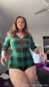 Do you love my fishnets bbw facesitting mommy milf pawg bubblebutt sex