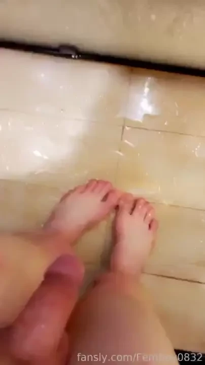 Femboy feet fyp boy femboy twink gay male feet shower dick uncut sissy 