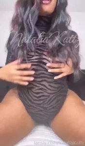 I think my tiger stripes look sexy what do you think curvy sexy bigass
