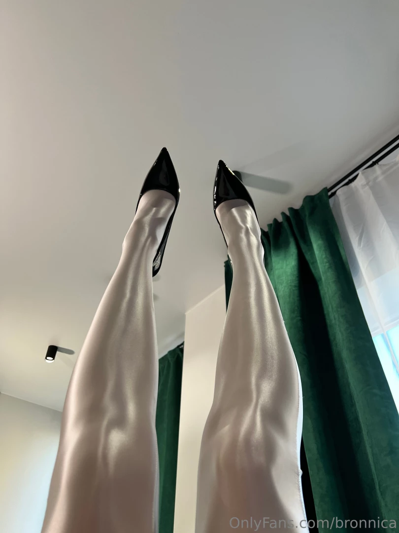I love spandex it s like a second skin but it s so smooth that you can part 6 