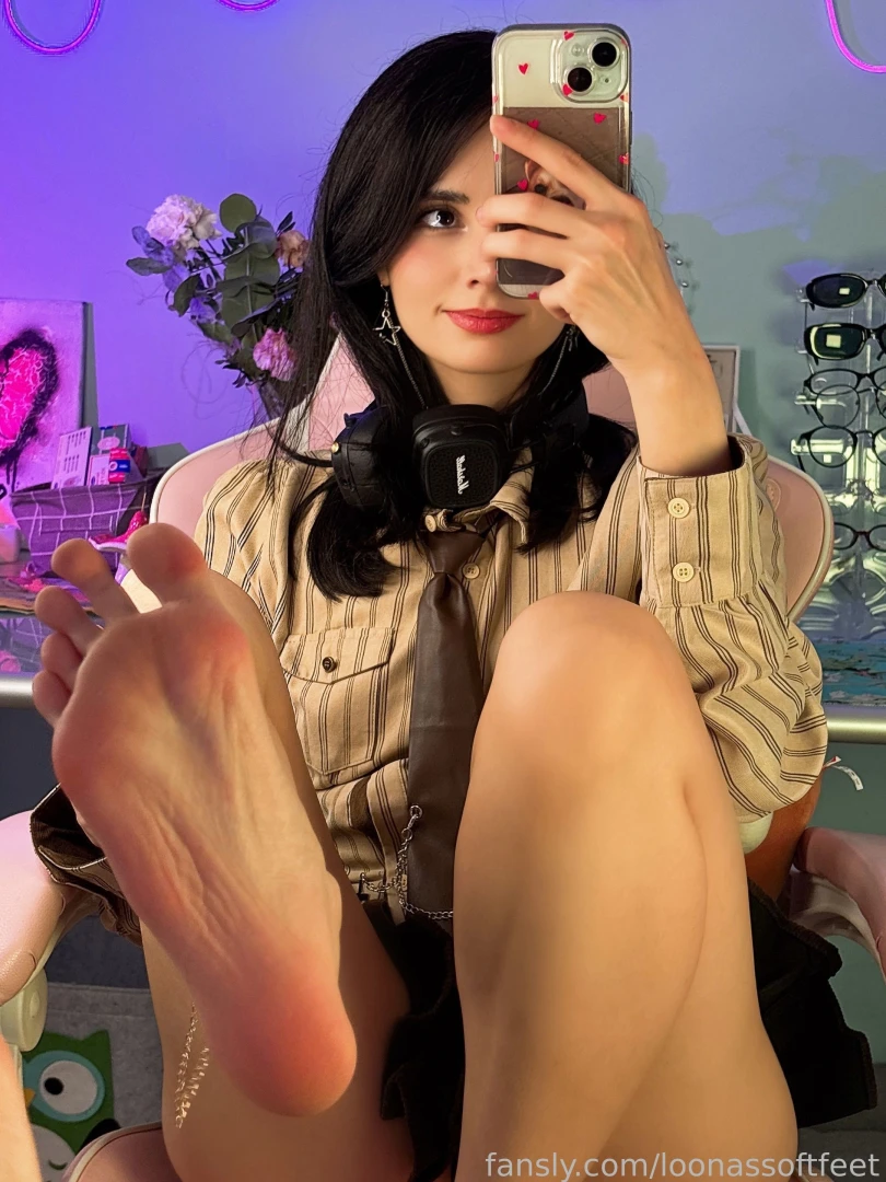 Cameltoe feet soles feetgirl fyp footmodel feetpic footfetish barefoot part 5 