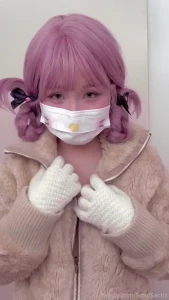 Revealing sachi-chan s little secret under her furry jacket in 3 2 1