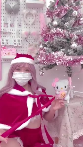 Watch until the end to catch sachi-chan s heart santa might be busy