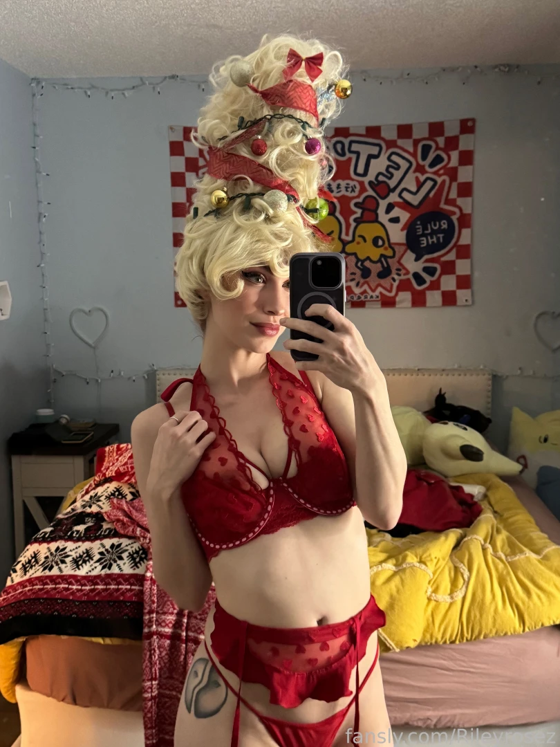 Forgot to post these for christmas i decorated my crazy christmas wig part 3 