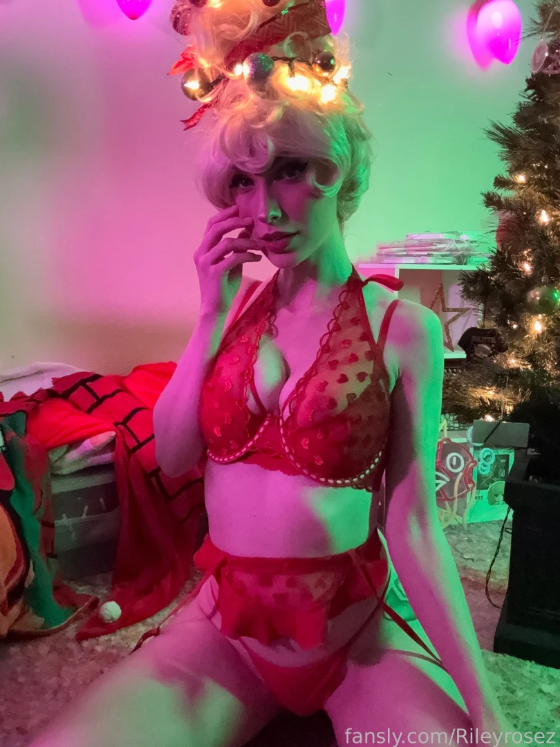 Forgot to post these for christmas i decorated my crazy christmas wig part 1 