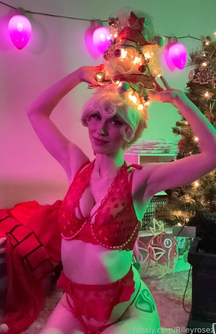 Forgot to post these for christmas i decorated my crazy christmas wig part 4 