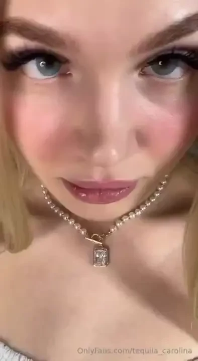 Whats u looking at baby 