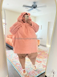 How do i explain that even my baggiest clothes are starting to feel a part 4