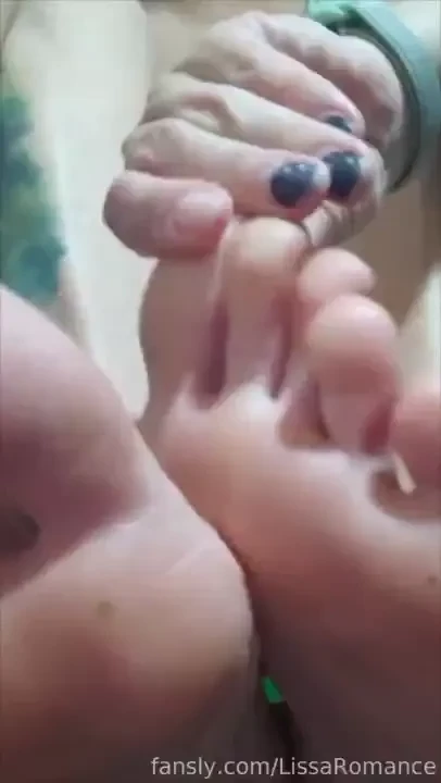 Do you like my little toes will you cum on them fyp feet smallfeet 