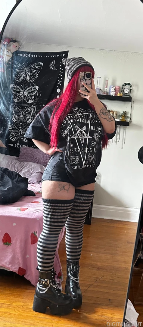 I haven t done a fit check in a lil while the more you swipe the more part 3 