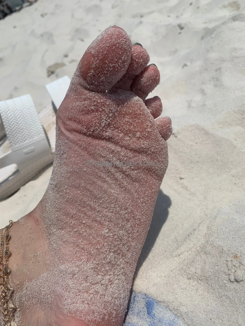 You like the wrinkles on my feet 
