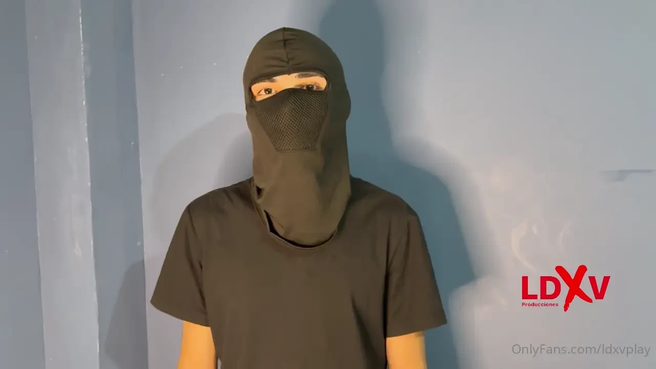 Damos la bienvenida a camilo este flaitecito se calent mucho y le 