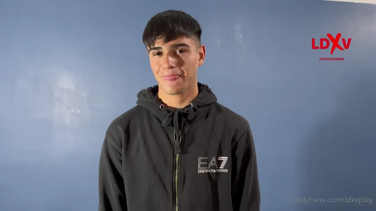 Hoy les presentamos a jairo estaba muy caliente jairito solo eso les 