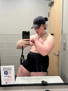 Wrap up day for the week legs glutes and back quads getting so thick part 1