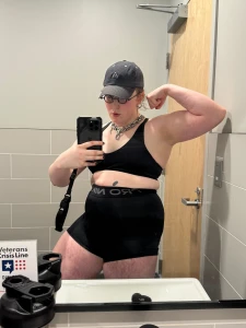 So sweaty after leg n cardio day its almost comical but as with any part 8