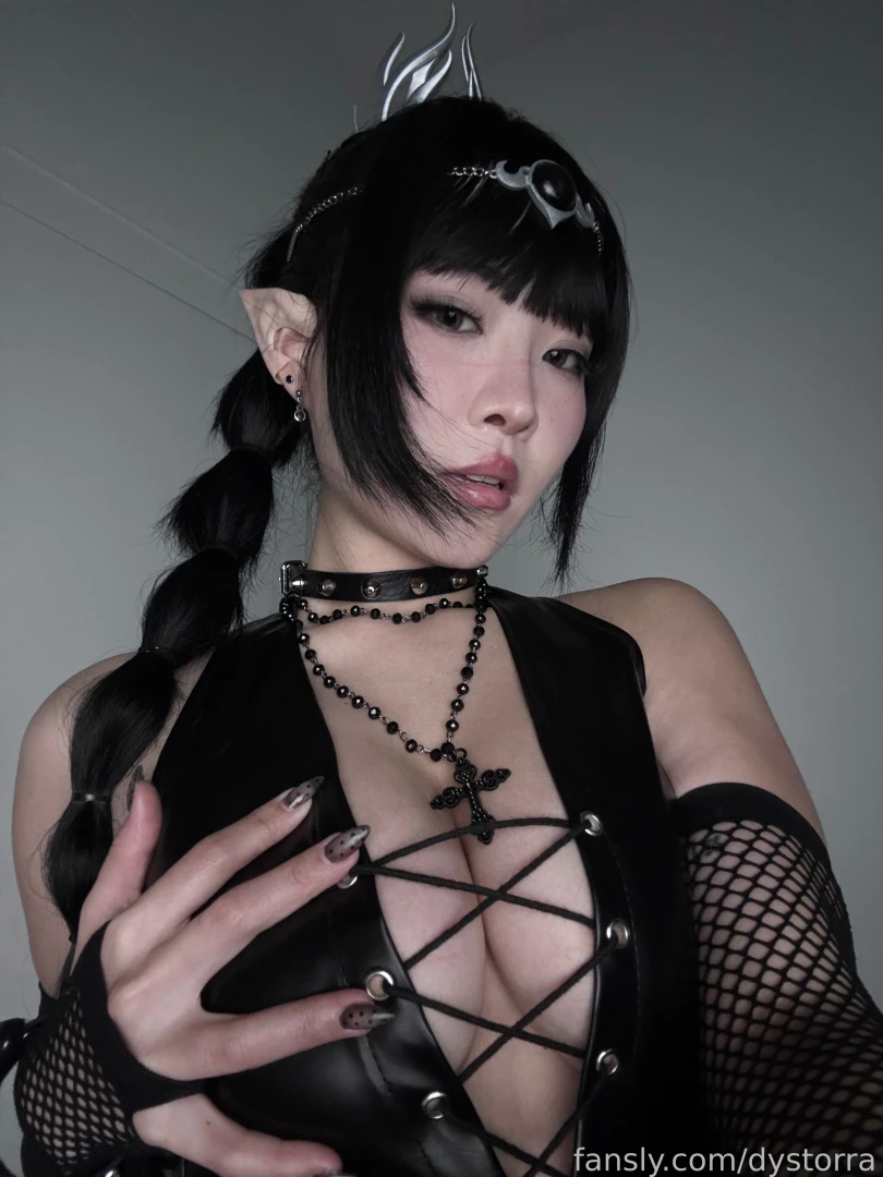 Do not fear goth shadowheart is here this cosplay has been on my list part 1 